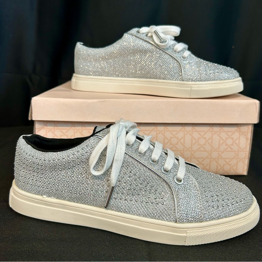 Jewel Badgley Mischka Silver Glitter Women's Sneakers